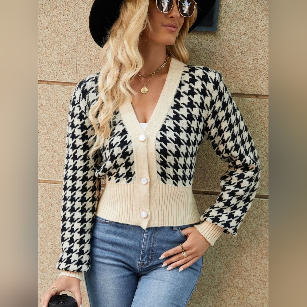 Women's Black and Cream Houndstooth Button Up One Size Fit Cardigan